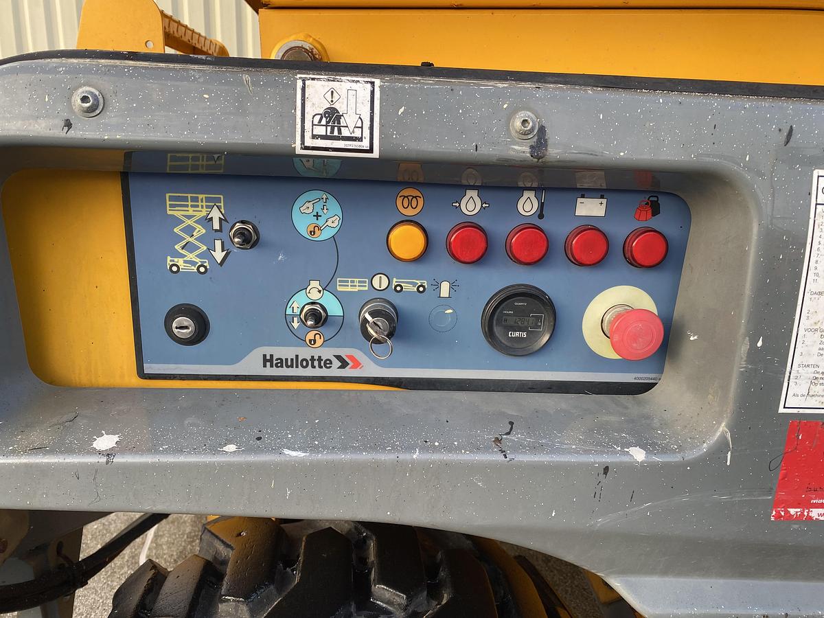 Gebruikt Haulotte Compact 12DX, Schaar hoogwerker, 4X4 Diesel