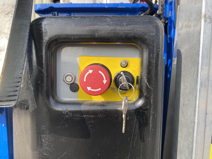 Gebruikt 2004 UpRight UL25 D/C, eenpersoons hoogwerker, 10 meter