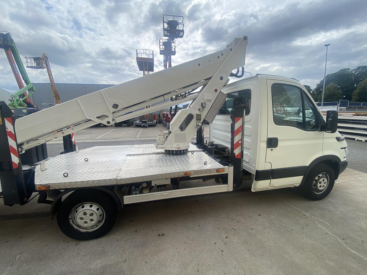 Gebruikt 2005 Bizzocchi Autel 230 HP, Autohoogwerker, 23 meter