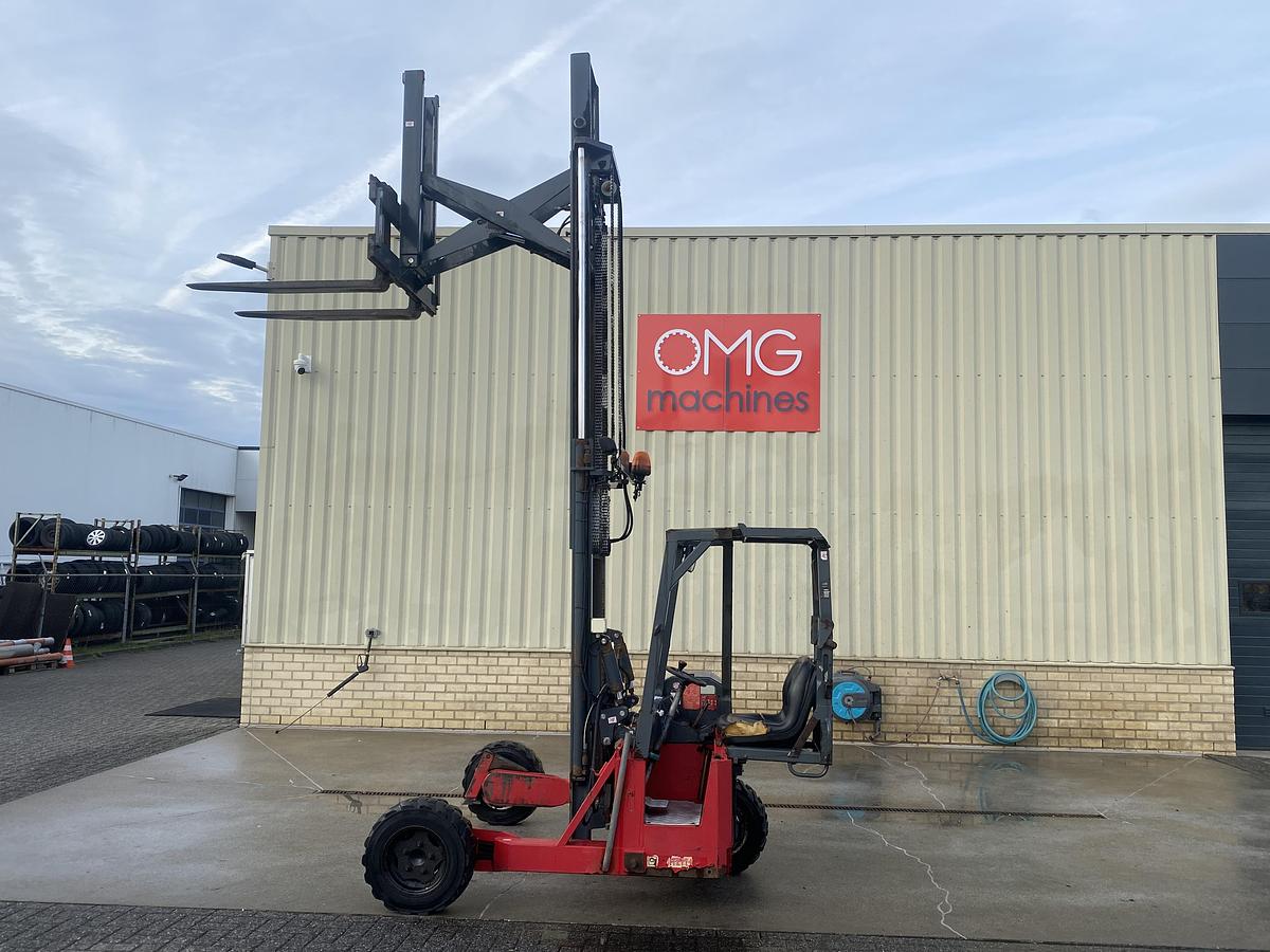 Gebruikt 2006 Moffett M4 25.3 / Kooiaap