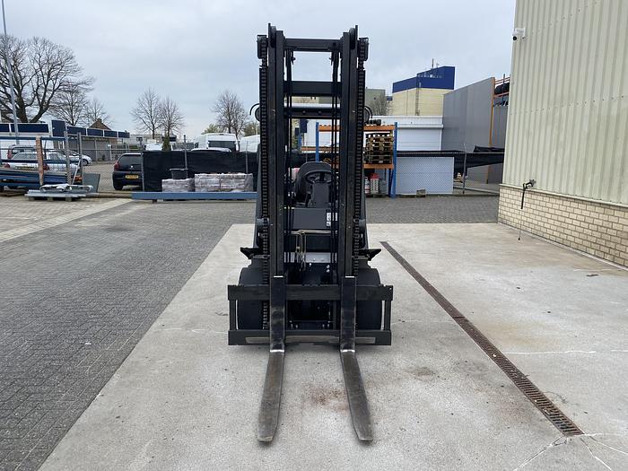 Gebruikt 2010 Nissan Heftruck, 3 ton