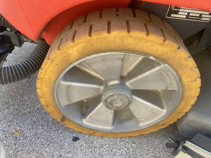 Gebruikt Hako Hakomatic B750R, Schrobmachine