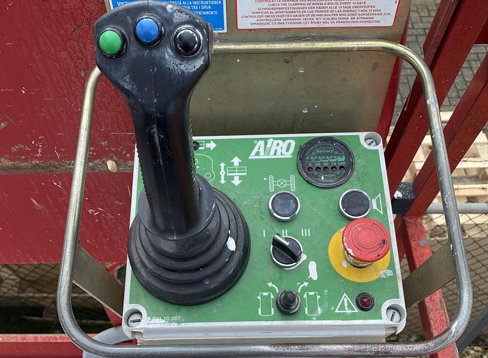 Gebruikt 2002 Airo SF1380-E, Schaar hoogwerker, 16 meter