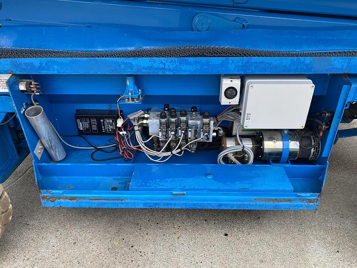 Gebruikt 1998 Holland Lift Monostar Y83EL16, schaar hoogwerker, 10 meter