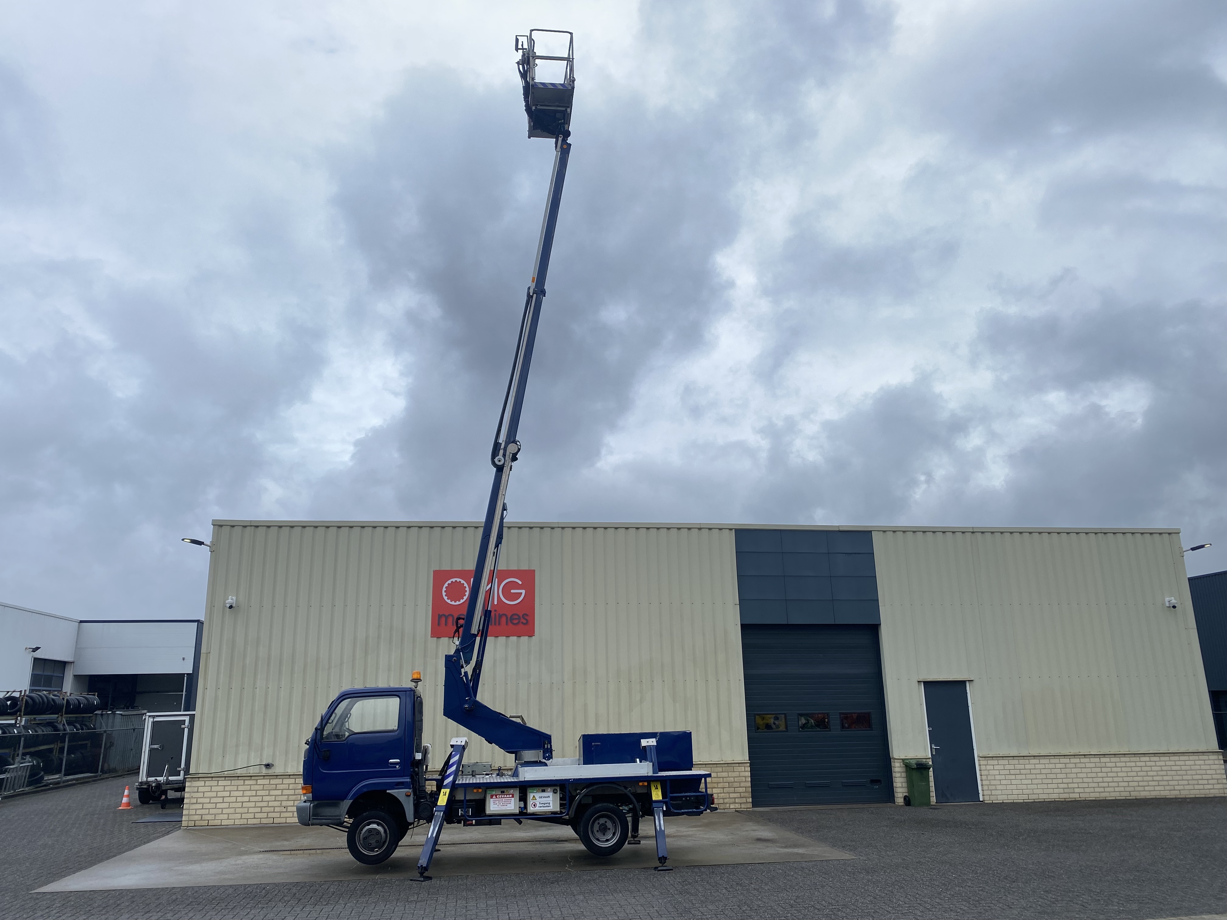 Gebruikt 2002 Oil & Steel Scorpion 130, Autohoogwerker, 13 meter