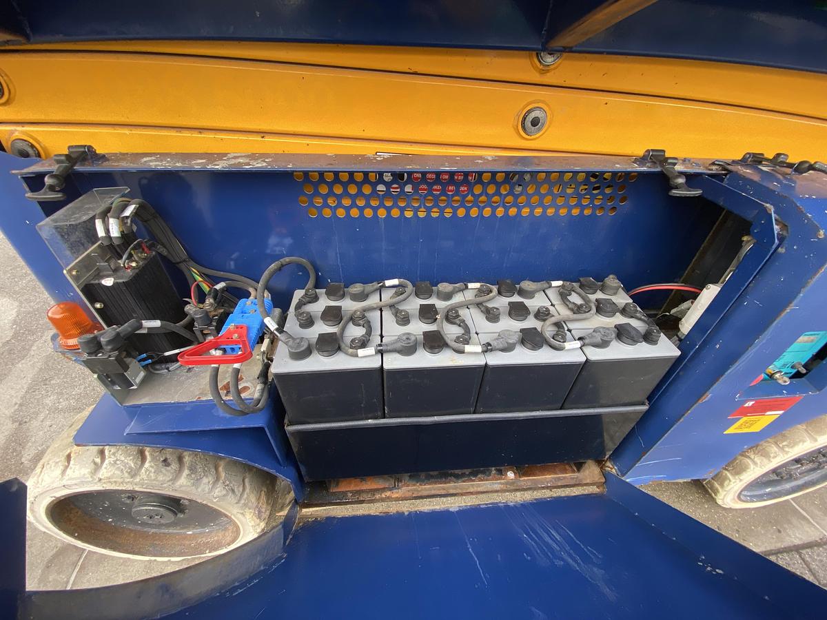 Gebruikt 2008 Iteco IT12151, Schaar hoogwerker, 14 meter