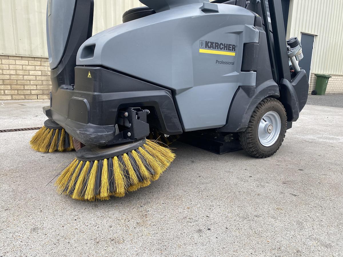 Gebruikt 2015 Karcher KM 105/110 R Bp, Veegmachine, hoogkieper