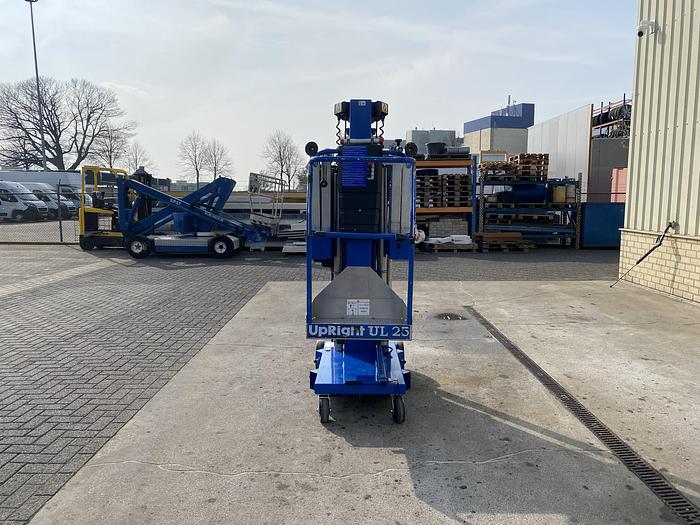 Gebruikt 2004 UpRight UL25 D/C, eenpersoons hoogwerker, 10 meter