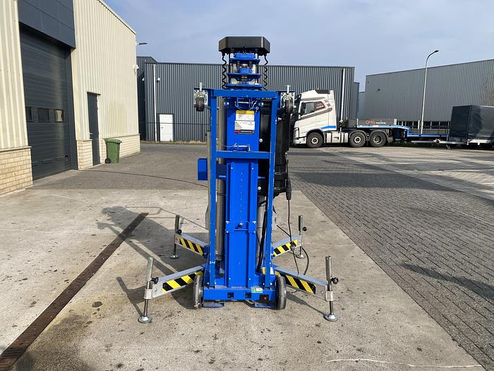 Gebruikt 2004 UpRight UL25 D/C, eenpersoons hoogwerker, 10 meter