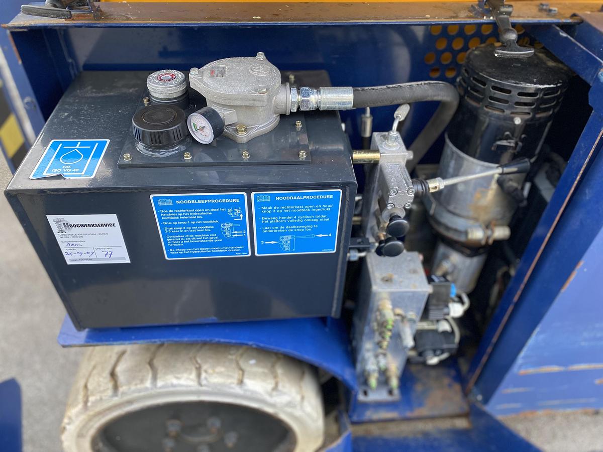 Gebruikt 2008 Iteco IT12151, Schaar hoogwerker, 14 meter