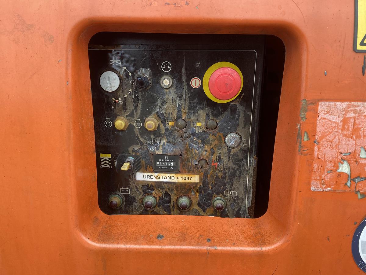 Gebruikt 2011 JLG 3394RT, Schaar hoogwerker, 4x4