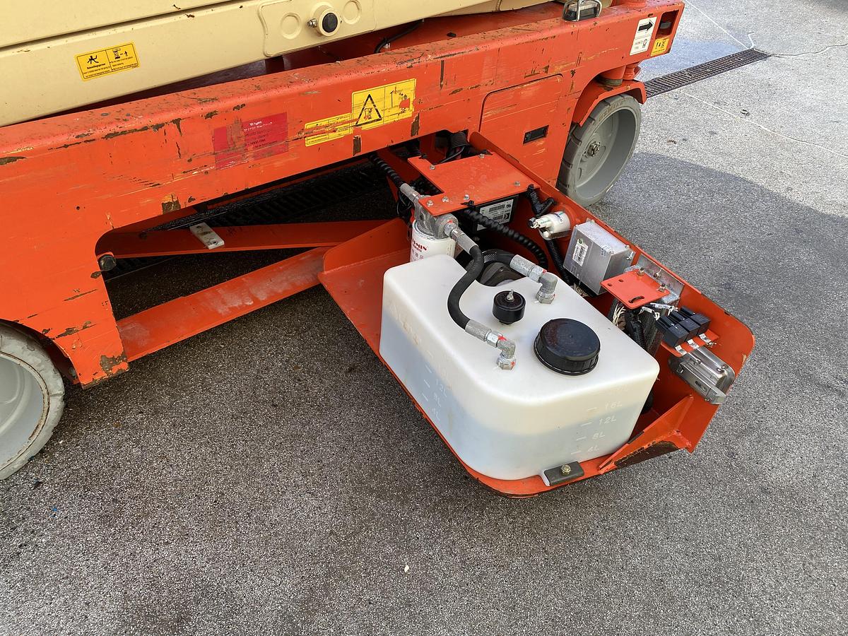 Gebruikt 2008 LGMG AS1012, Schaar hoogwerker, 12 meter