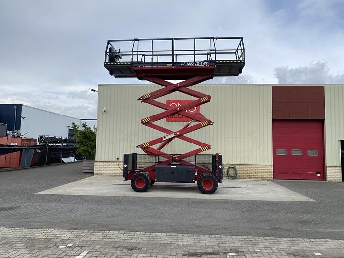 Gebruikt 2001 Airo SF1200-D-4WD, 4x4 Schaar hoogwerker, 14 meter