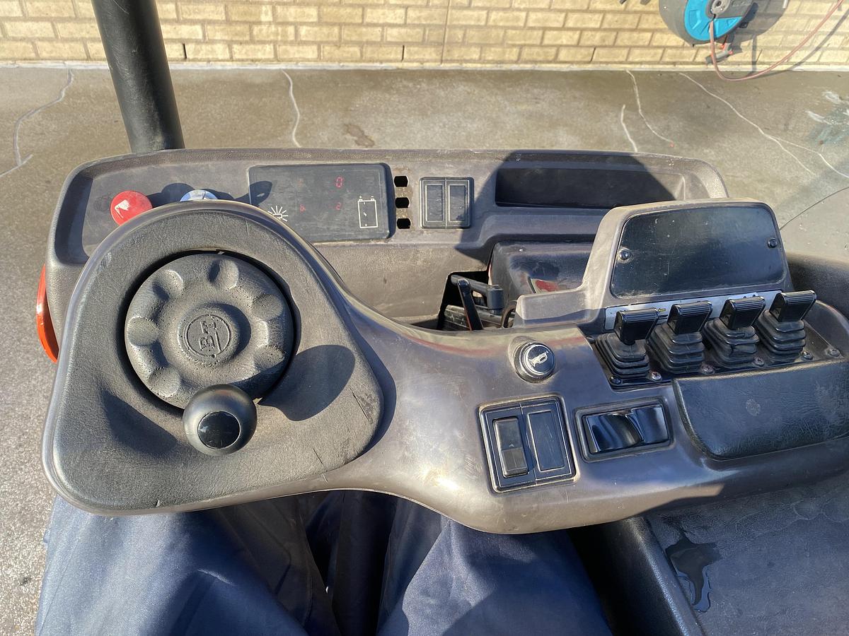 Gebruikt 1995 BT RR B2 / 14 Reachtruck, 7 meter