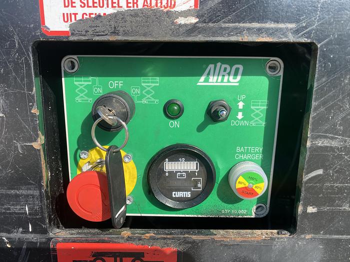 Gebruikt 2007 Airo Micra 600, Schaar hoogwerker, 8 meter