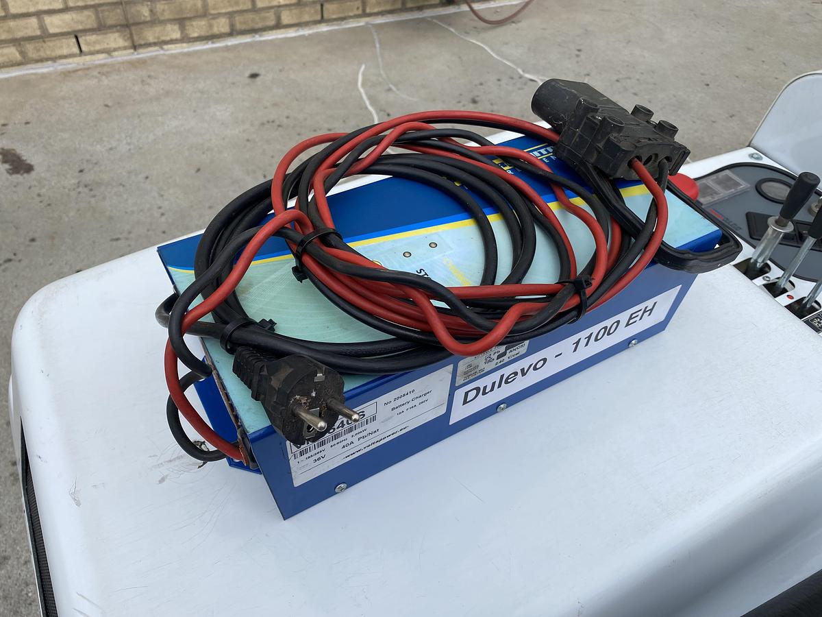 Gebruikt 2010 Dulevo 1100 EH, Veegmachine, Hoogkieper