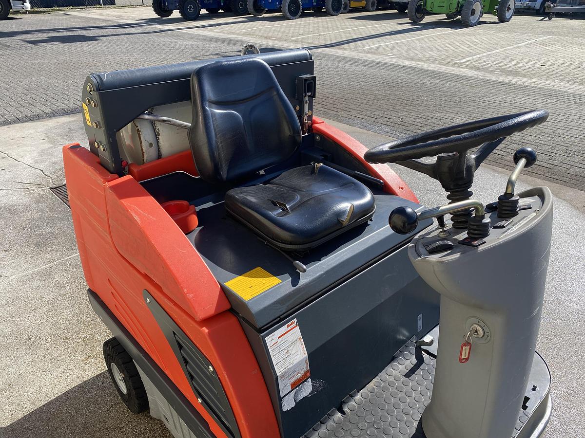 Gebruikt 2015 Hako Sweepmaster P980 RH, Veegmachine