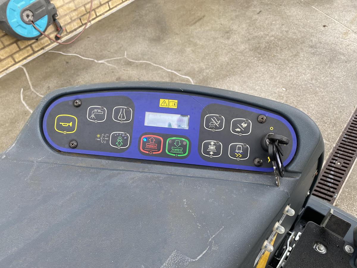 Gebruikt 2021 Nilfisk SC6500 1300C, Veeg- Schrobmachine