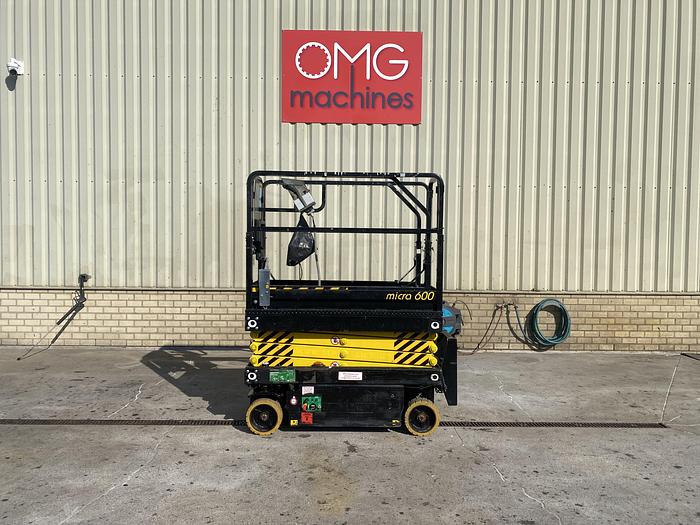 Gebruikt 2007 Airo Micra 600, Schaar hoogwerker, 8 meter