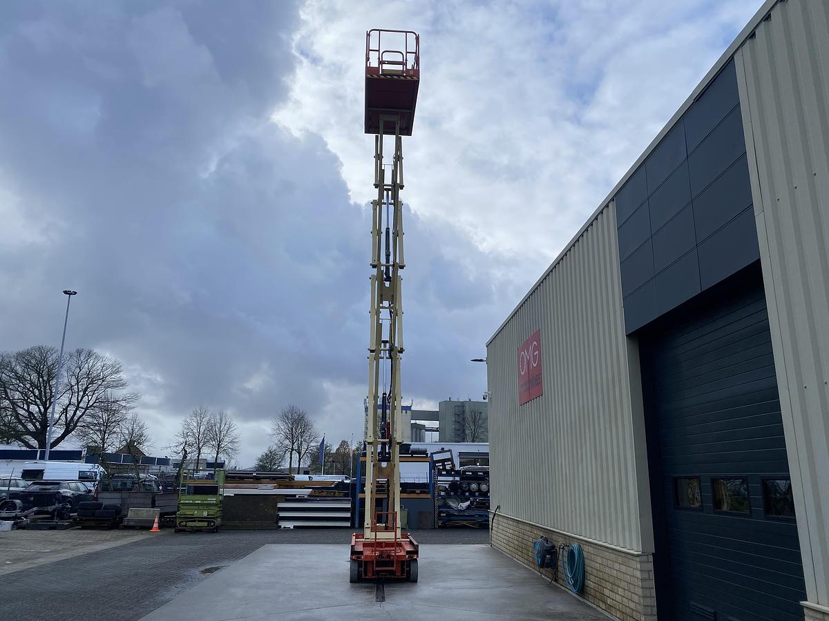Gebruikt 2008 LGMG AS1012, Schaar hoogwerker, 12 meter