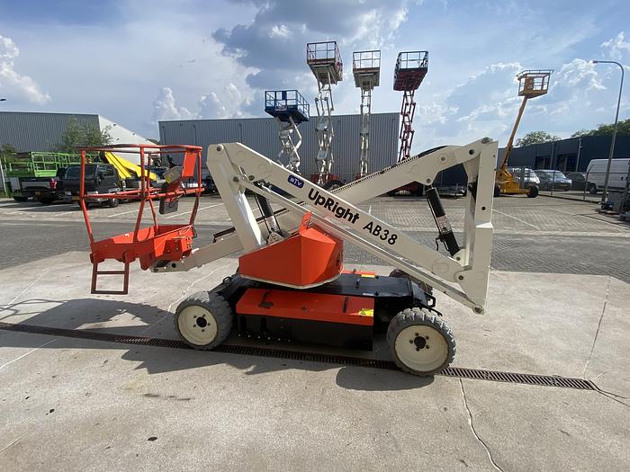 Gebruikt 2010 Upright AB38, Hoogwerker 13,5 meter