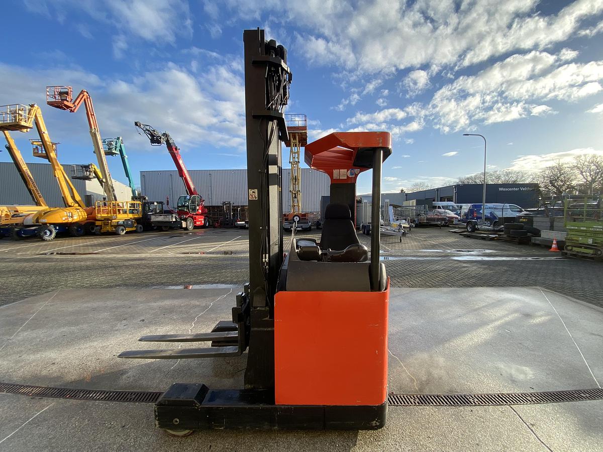 Gebruikt 1995 BT RR B2 / 14 Reachtruck, 7 meter