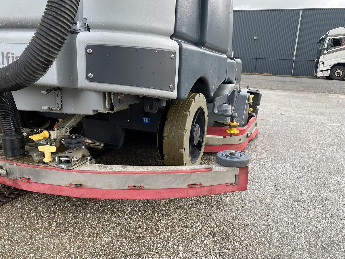 Gebruikt 2021 Nilfisk SC6500 1300C, Veeg- Schrobmachine