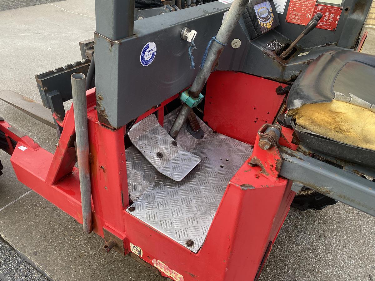 Gebruikt 2006 Moffett M4 25.3 / Kooiaap