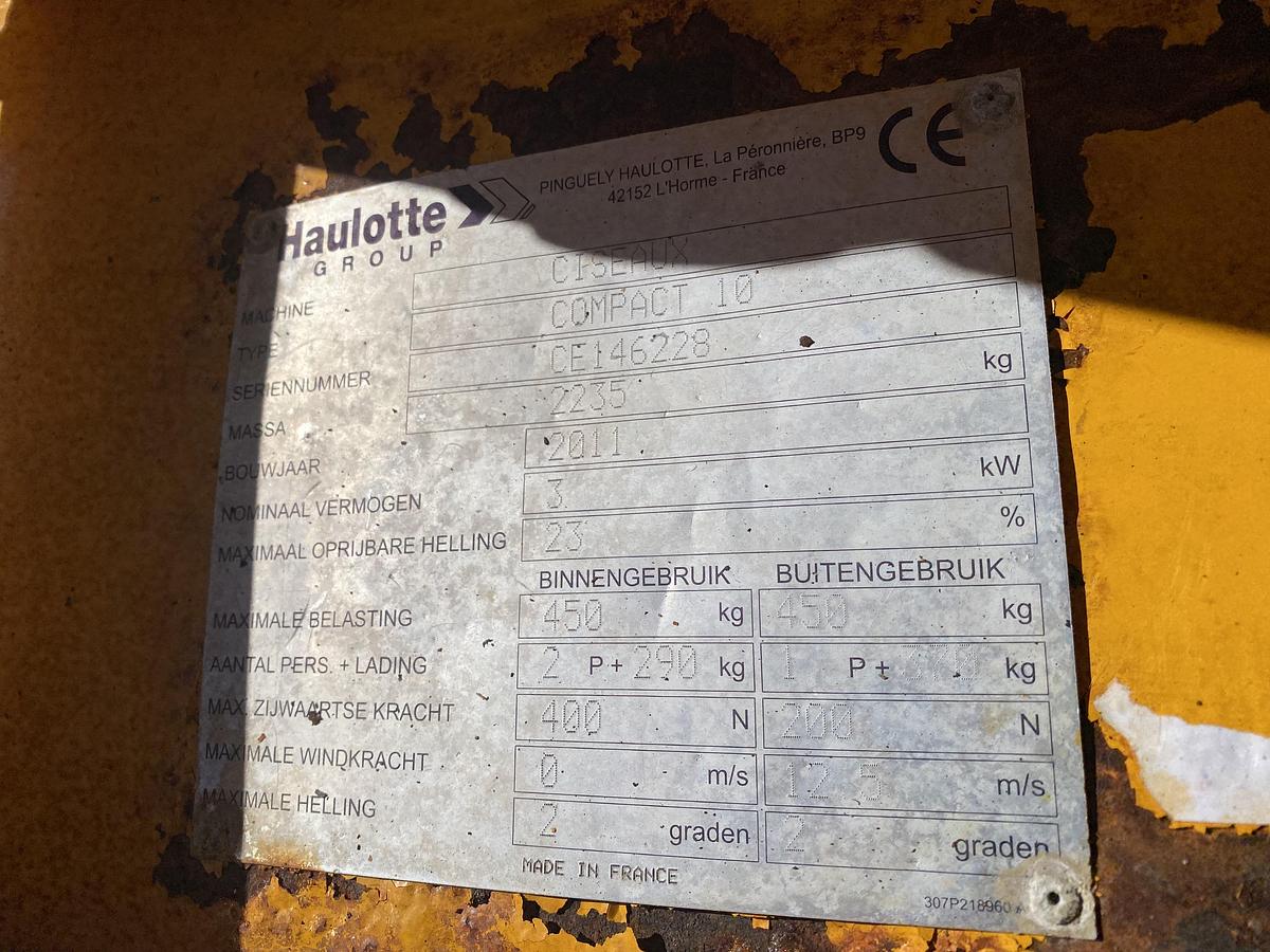 Gebruikt 2011 Haulotte Compact 10, Schaar hoogwerker