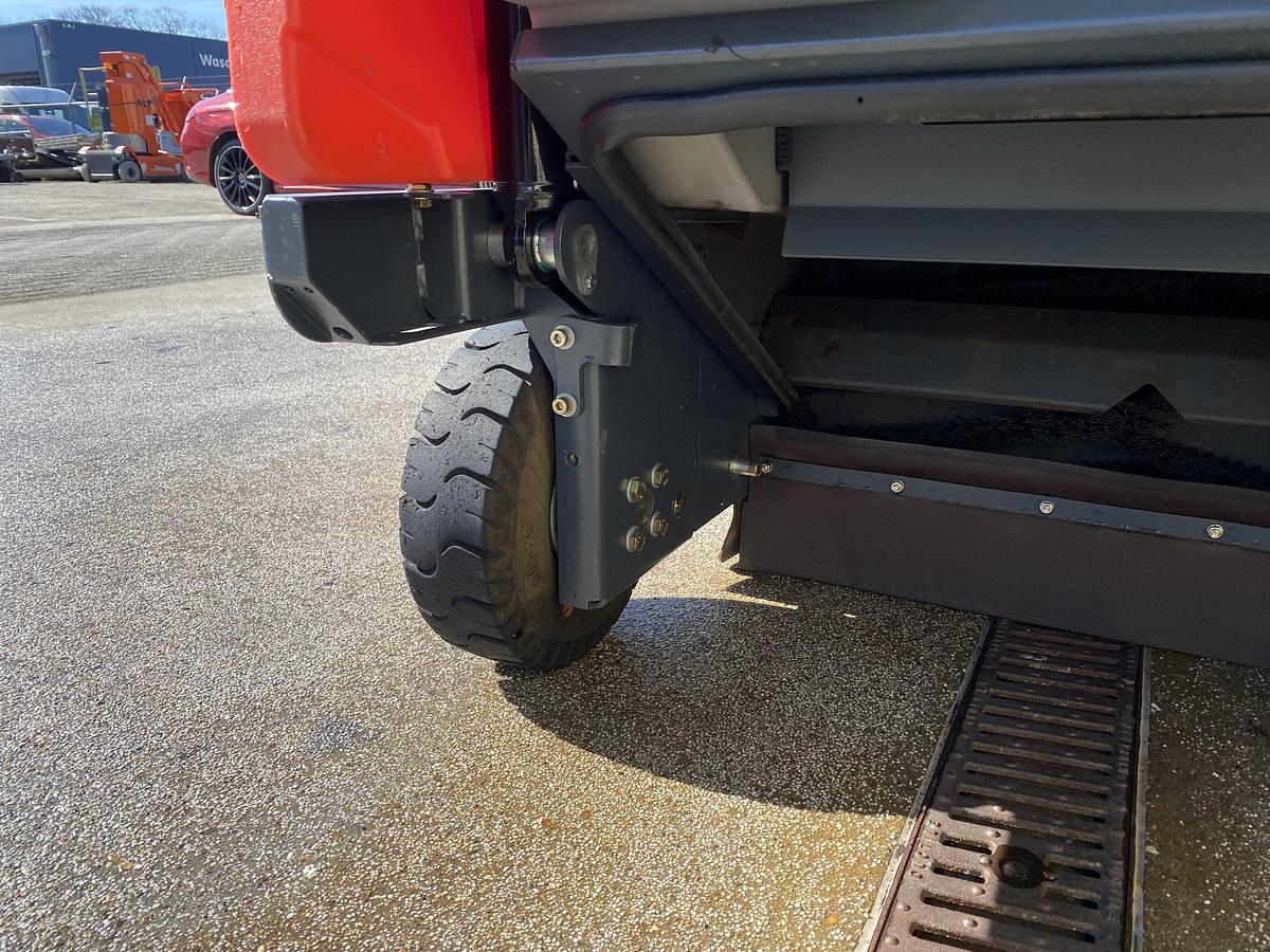 Gebruikt 2015 Hako Sweepmaster P980 RH, Veegmachine