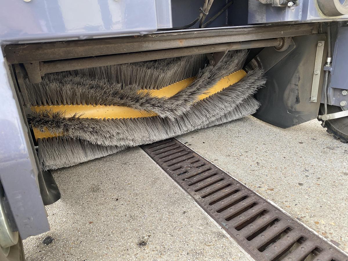 Gebruikt 2010 Dulevo 1100 EH, Veegmachine, Hoogkieper