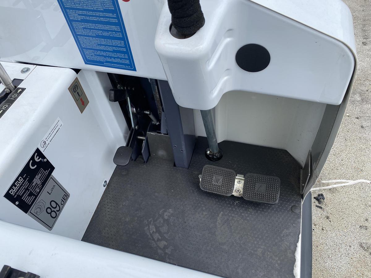 Gebruikt 2010 Dulevo 1100 EH, Veegmachine, Hoogkieper