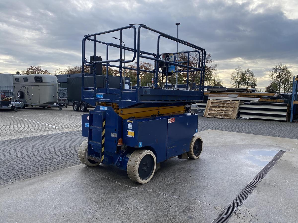 Gebruikt 2008 Iteco IT12151, Schaar hoogwerker, 14 meter