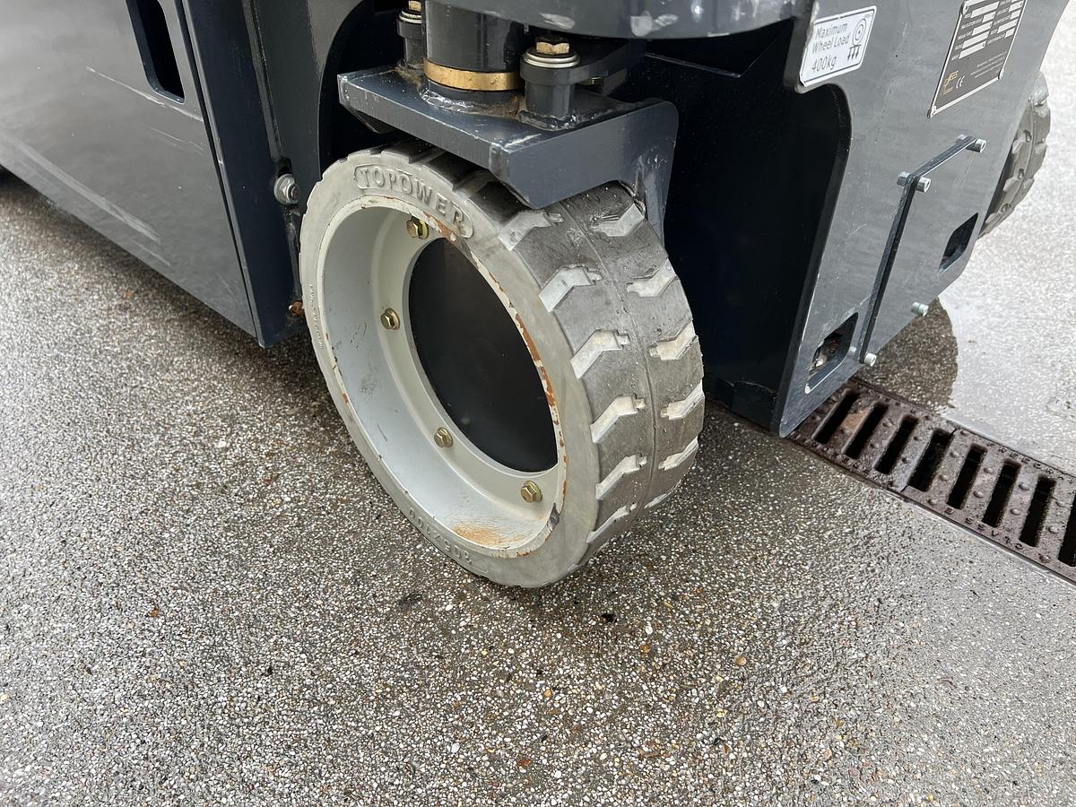 Gebruikt 2022 Rees AMWP6100-5.6, hoogwerker, personenlift, 5,6 meter