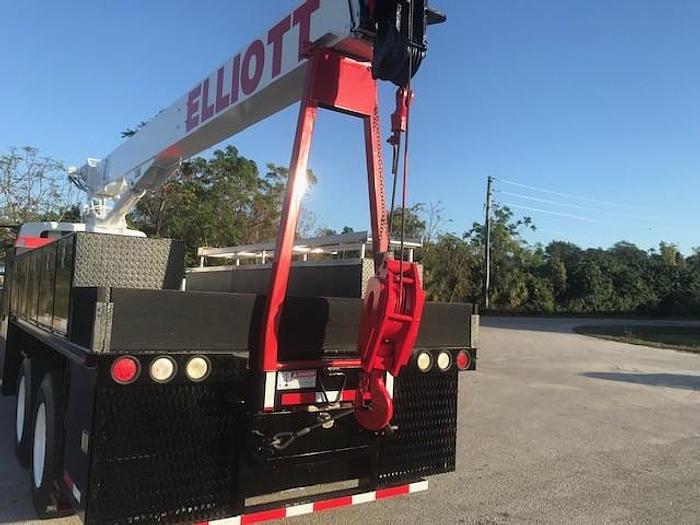 Used 2007 International 7500 Elliott 1860F 18 Ton Crane Truck - C04510