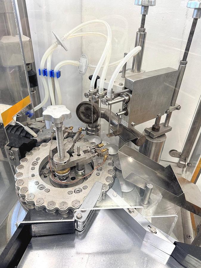 Used J 17027 E - Ampoule Filler BAUSCH + STRÖBEL AFV 1010