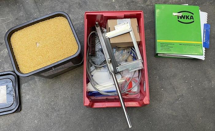 Used N 16337 D - Cartoner for Bottles IWKA VP 120