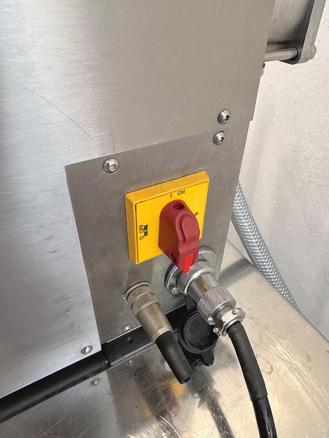 Used J 16269 E - Liquid Filler Logic LF 2 - Twin Head