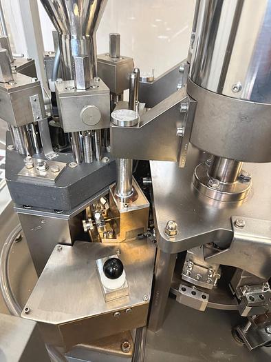 Used G 16575 E - Capsule Filler BOSCH GKF 400 for Powders - Pellets - Liquids