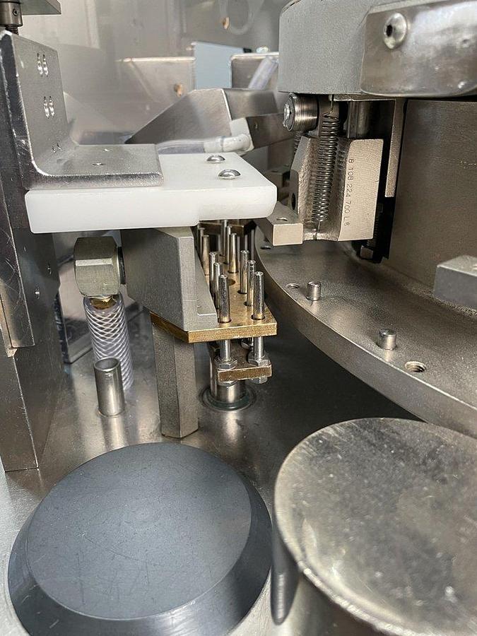 Used G 17338 D - Capsule Filler BOSCH GKF 1500 for Powders