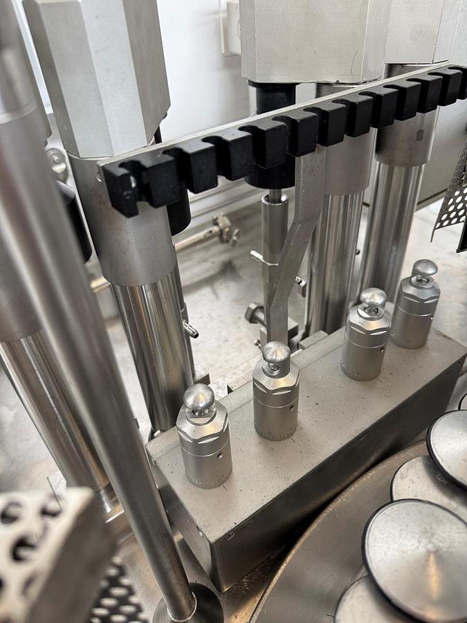 Used J 17028 E - Ampoule Filling and Closing Machine Bausch + Ströbel AFV 4015