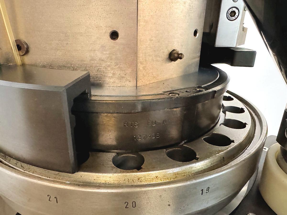 Used F 16619 E - Tablet Press KILIAN RTS 21 D - 21 Stations