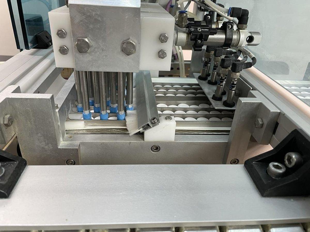 Used I 16946 D - Blisterpacker A & D COMPACT