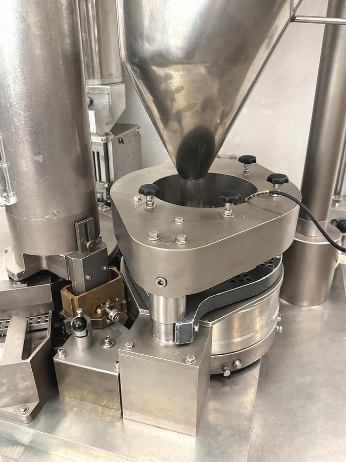 Used G 17030 E - Capsule Filler BOSCH GKF 1500 for Powders and Pellets