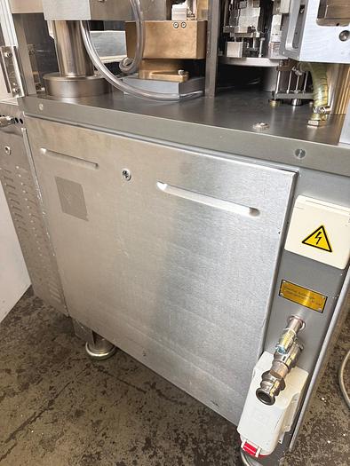 Used G 16575 E - Capsule Filler BOSCH GKF 400 for Powders - Pellets - Liquids