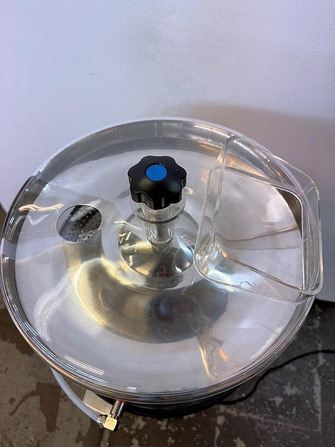 Used S 13004 E - Tablet Deduster LFA TDD1 on Stand