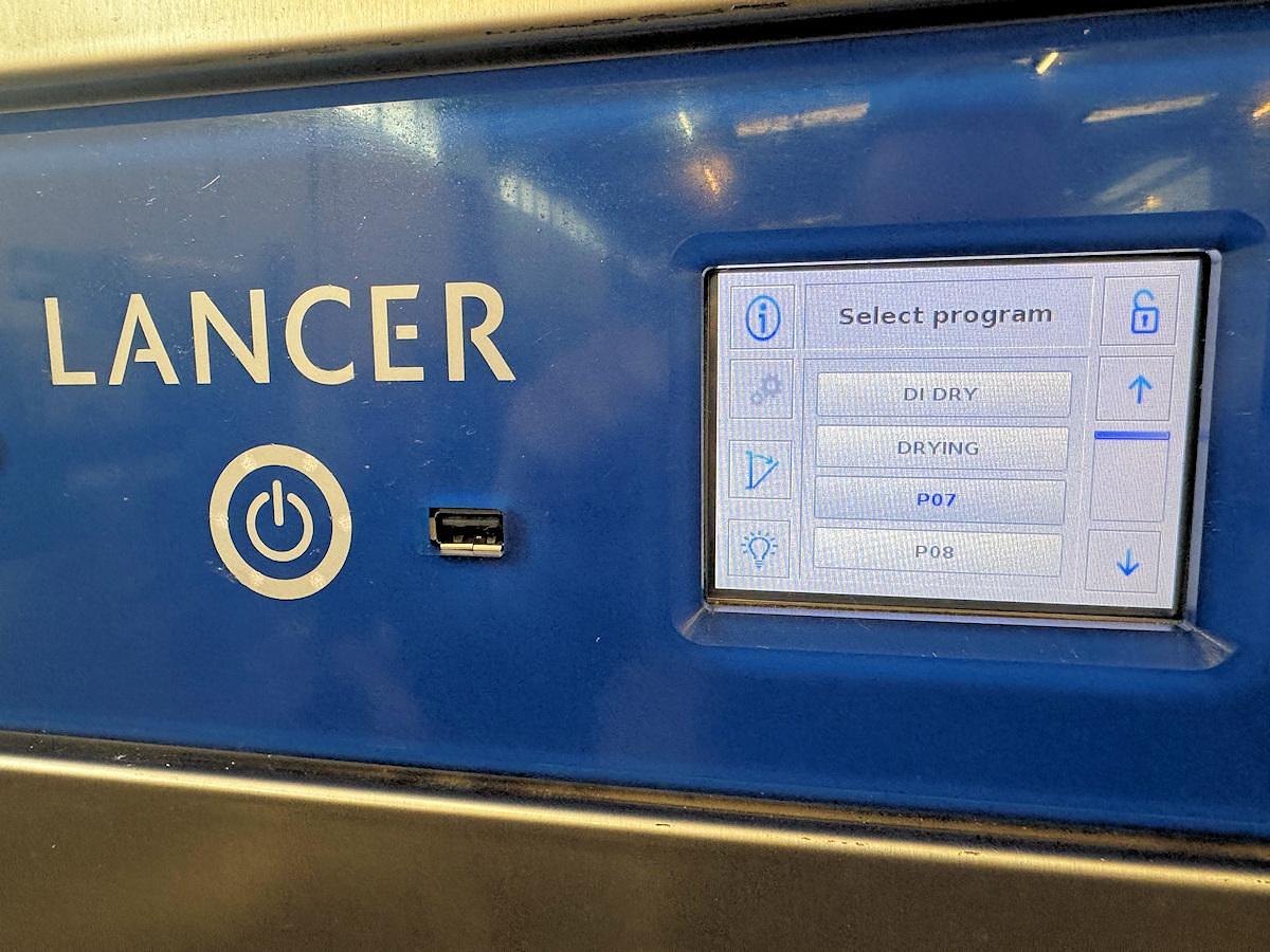 Used Q 16614 E - Washer GETINGE LANCER 1400 LX ULTIMA for Glassware + Utensils