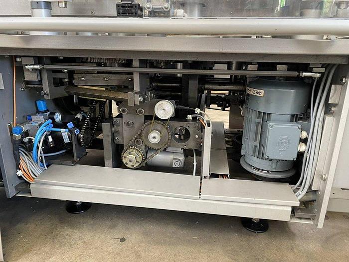 Used J 16159 D - Liquid Filling and Closing Line GRONINGER DFV 6000 - DECKERT AVR 200