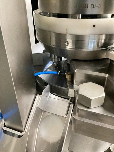 Used F 16581 D - Rotary Tablet Press 8 Stations  KORSCH XL 100 EU D - PMA 3