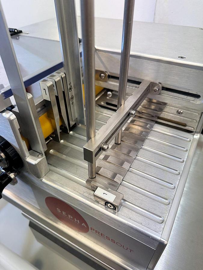 Used I 16938 E - Deblistering Machine SEPHA PRESS-OUT AUTOMATIC